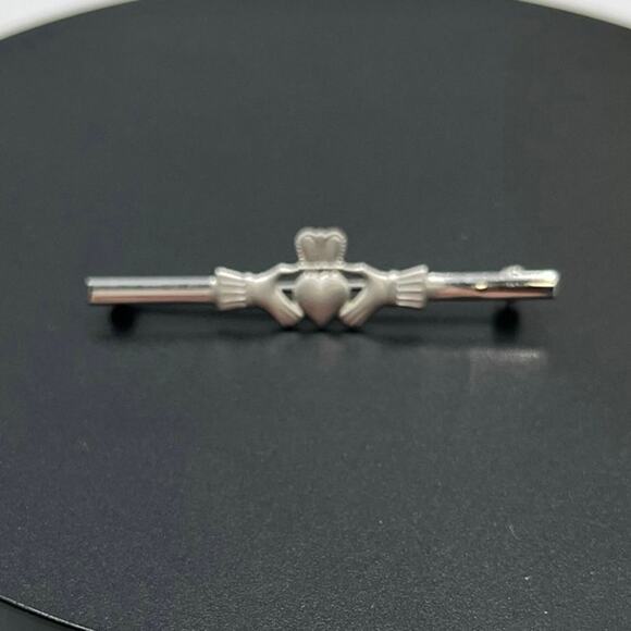 Sterling Silver Vintage AU Maker Irish Heart Hand Crown Claddagh Bar Brooch - Picture 3 of 7